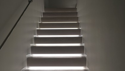 Rivestimento in Rovere tinto con led